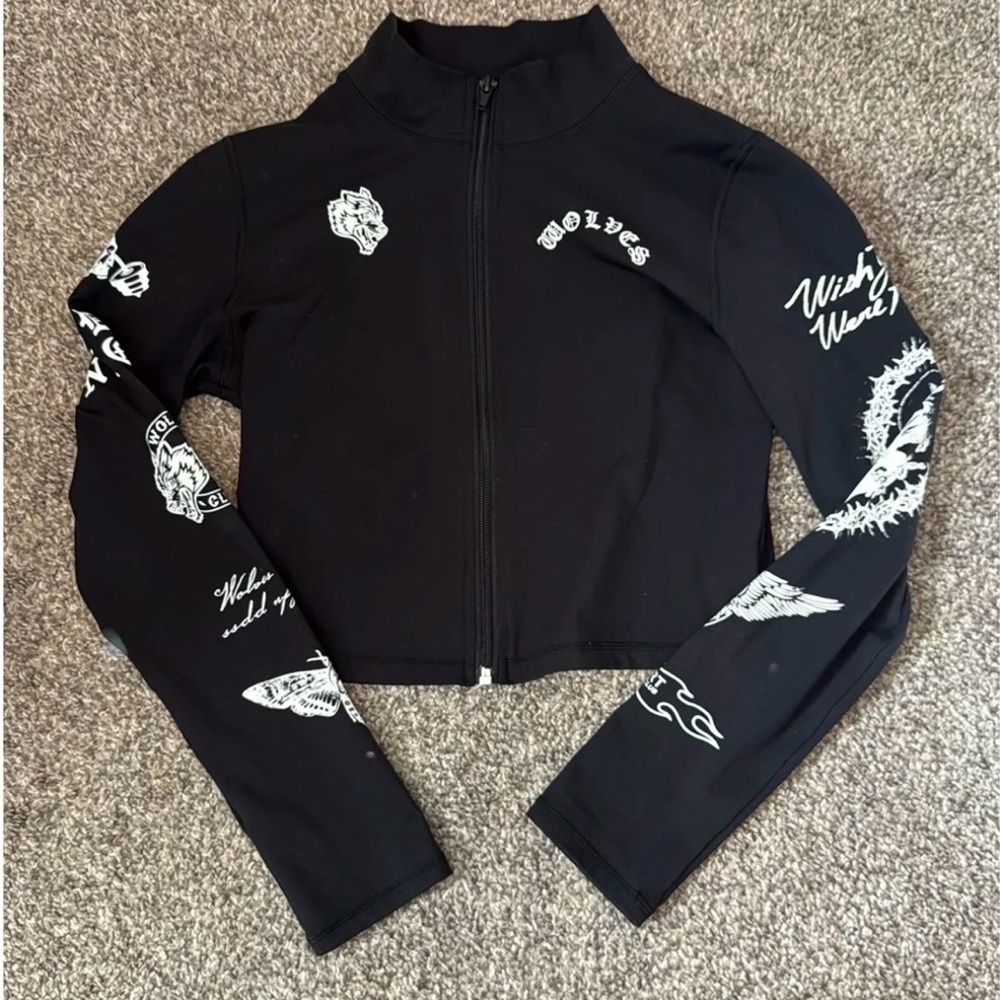Black Graphic workout shirt.